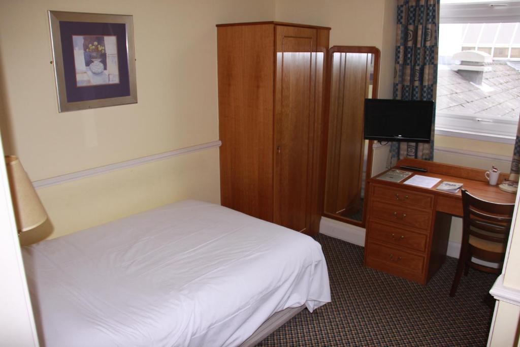 Church Guesthouse Cardiff Bilik gambar