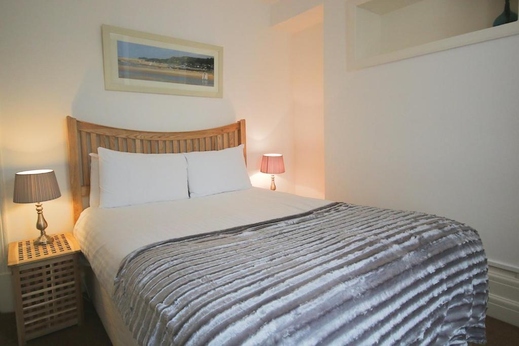 Church Guesthouse Cardiff Luaran gambar