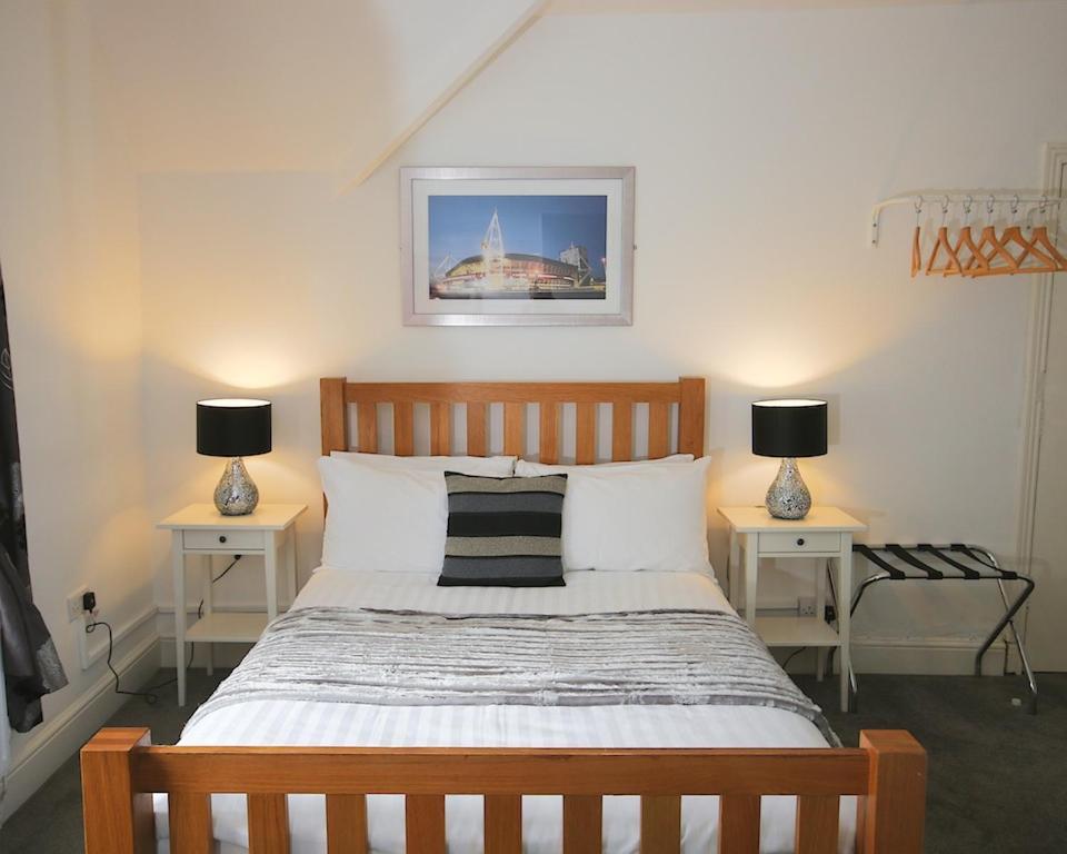Church Guesthouse Cardiff Luaran gambar